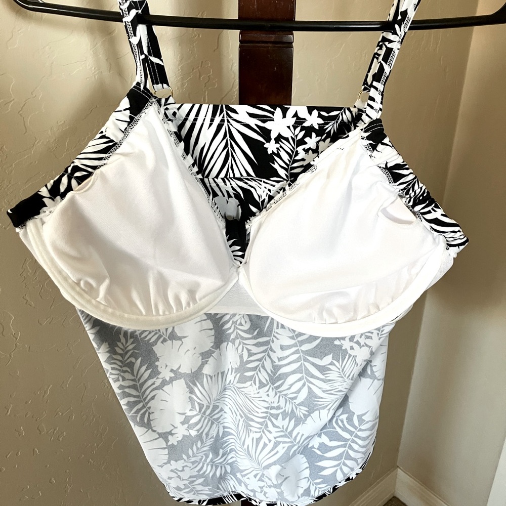 Tankini Top from Swimsuits for All. Underwire bra. NWT. Size 12. - Picture 3 of 5
